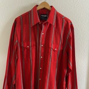 Vintage Wrangler Red and Gray Casual Snap Button Down Shirt